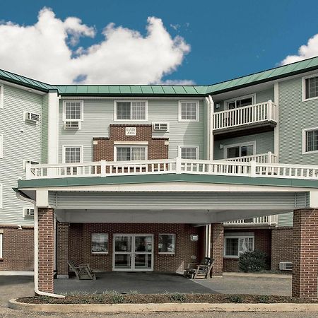 Baymont By Wyndham Essex Burlington Area 호텔 외부 사진