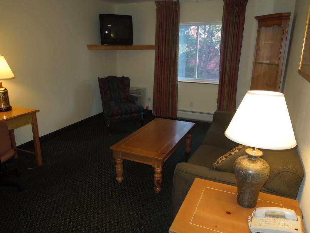 Baymont By Wyndham Essex Burlington Area 호텔 외부 사진