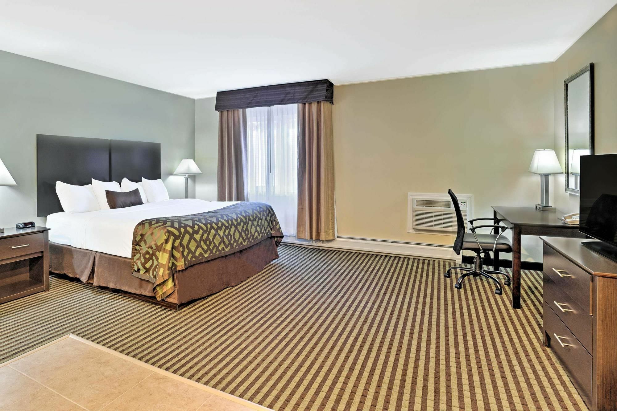 Baymont By Wyndham Essex Burlington Area 호텔 외부 사진