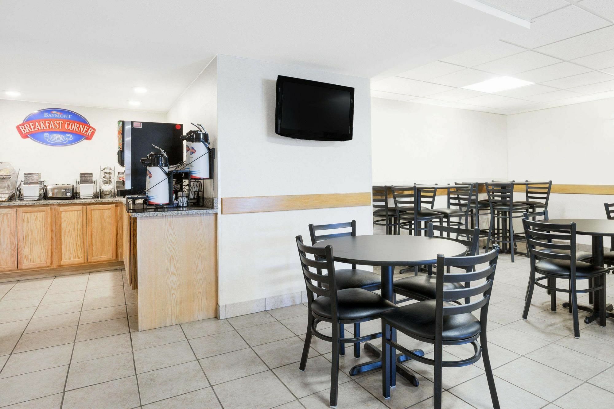 Baymont By Wyndham Essex Burlington Area 호텔 외부 사진