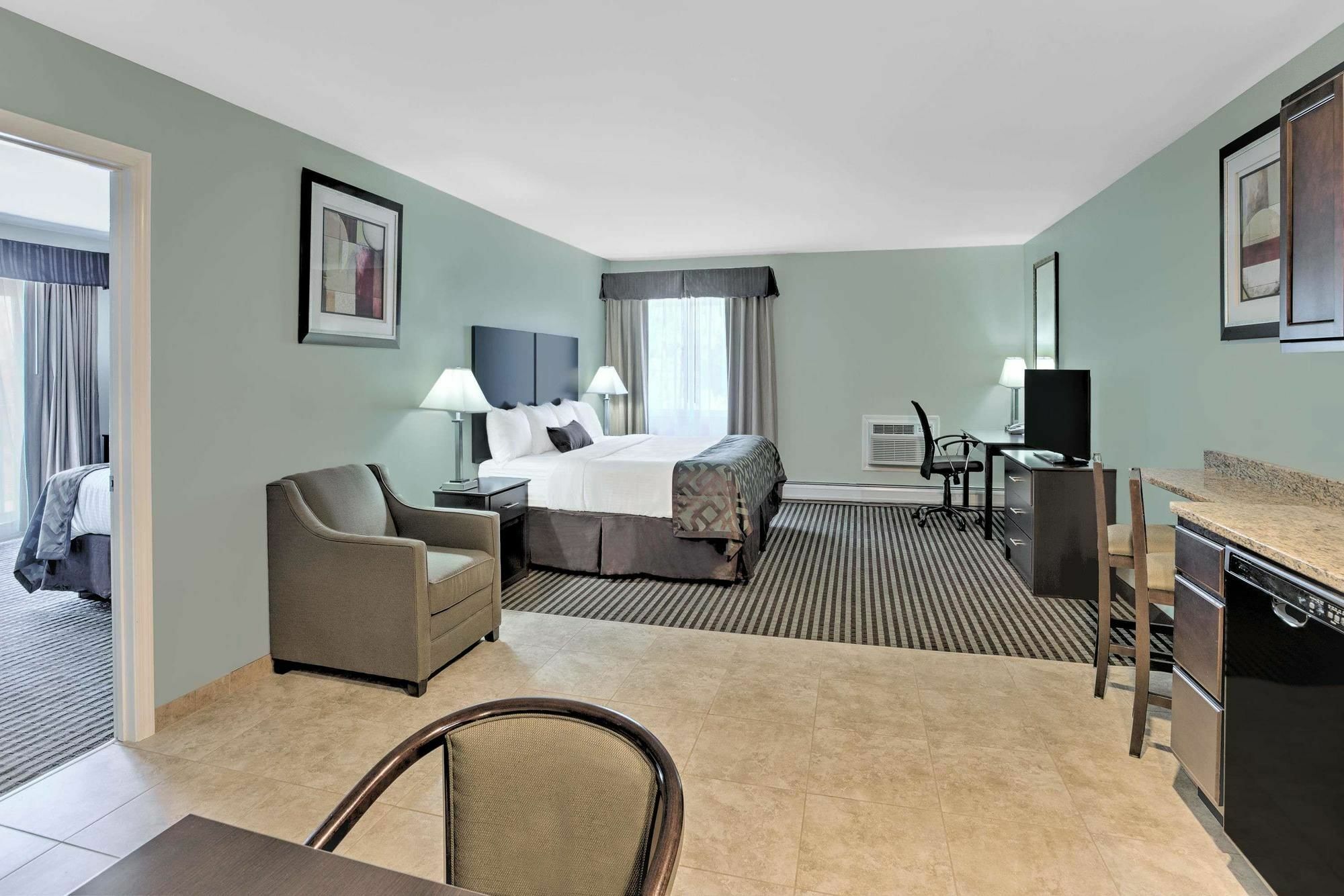 Baymont By Wyndham Essex Burlington Area 호텔 외부 사진