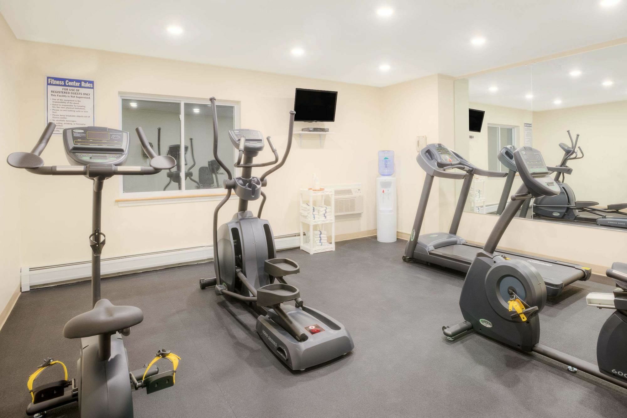 Baymont By Wyndham Essex Burlington Area 호텔 외부 사진